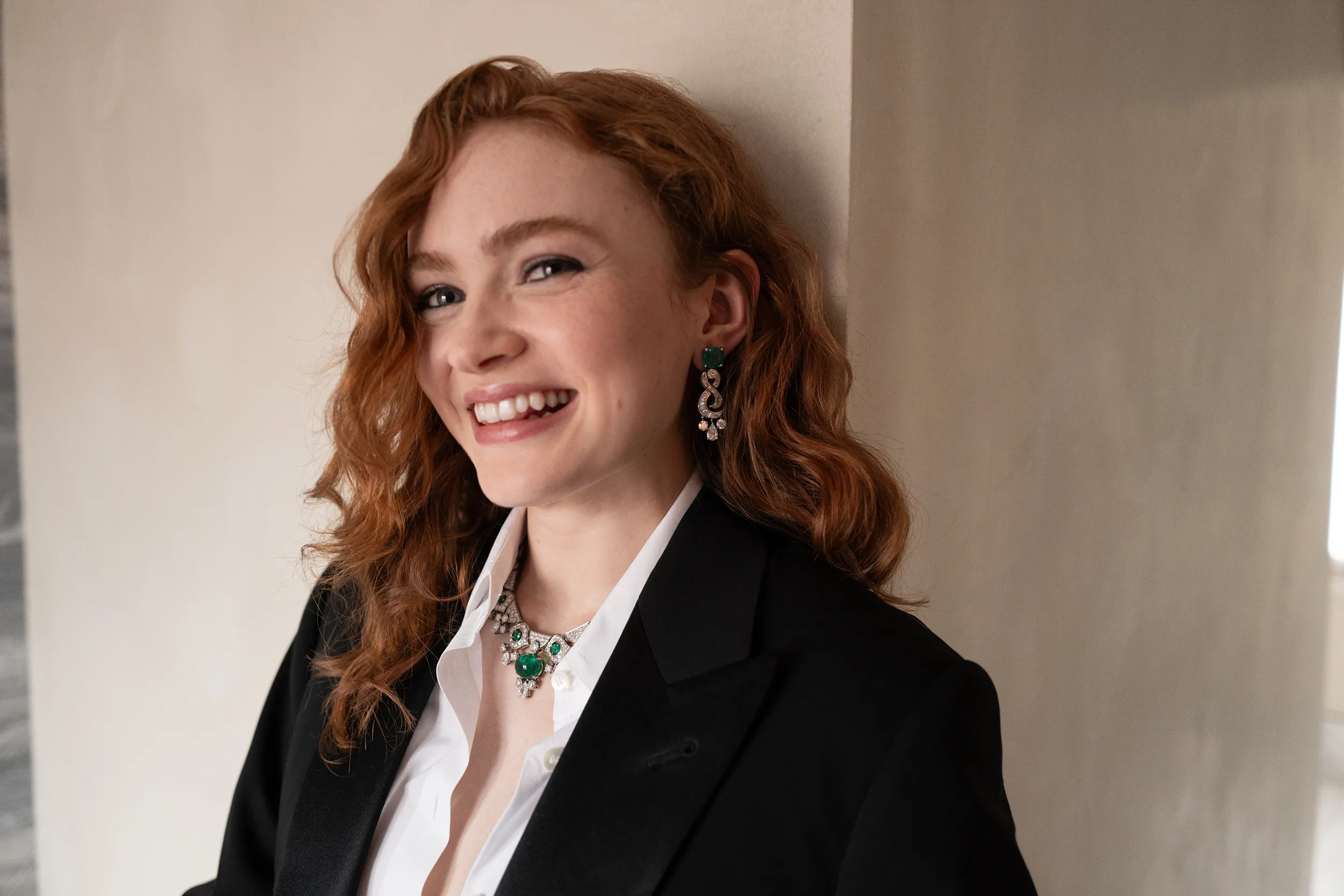 <p>Actress Sadie Sink attended a gala dinner at the Venice Film Festival 2025 wearing a Bvlgari High Jewellery necklace in platinum, set with a 12.10 carat oval-shaped emerald cabochon, 5.76 carats of round emeralds, 10.55 carats of pear-shaped diamonds, 13.62 carats of round brilliant-cut diamonds, and 18.84 carats of pavé-set diamonds</p>
