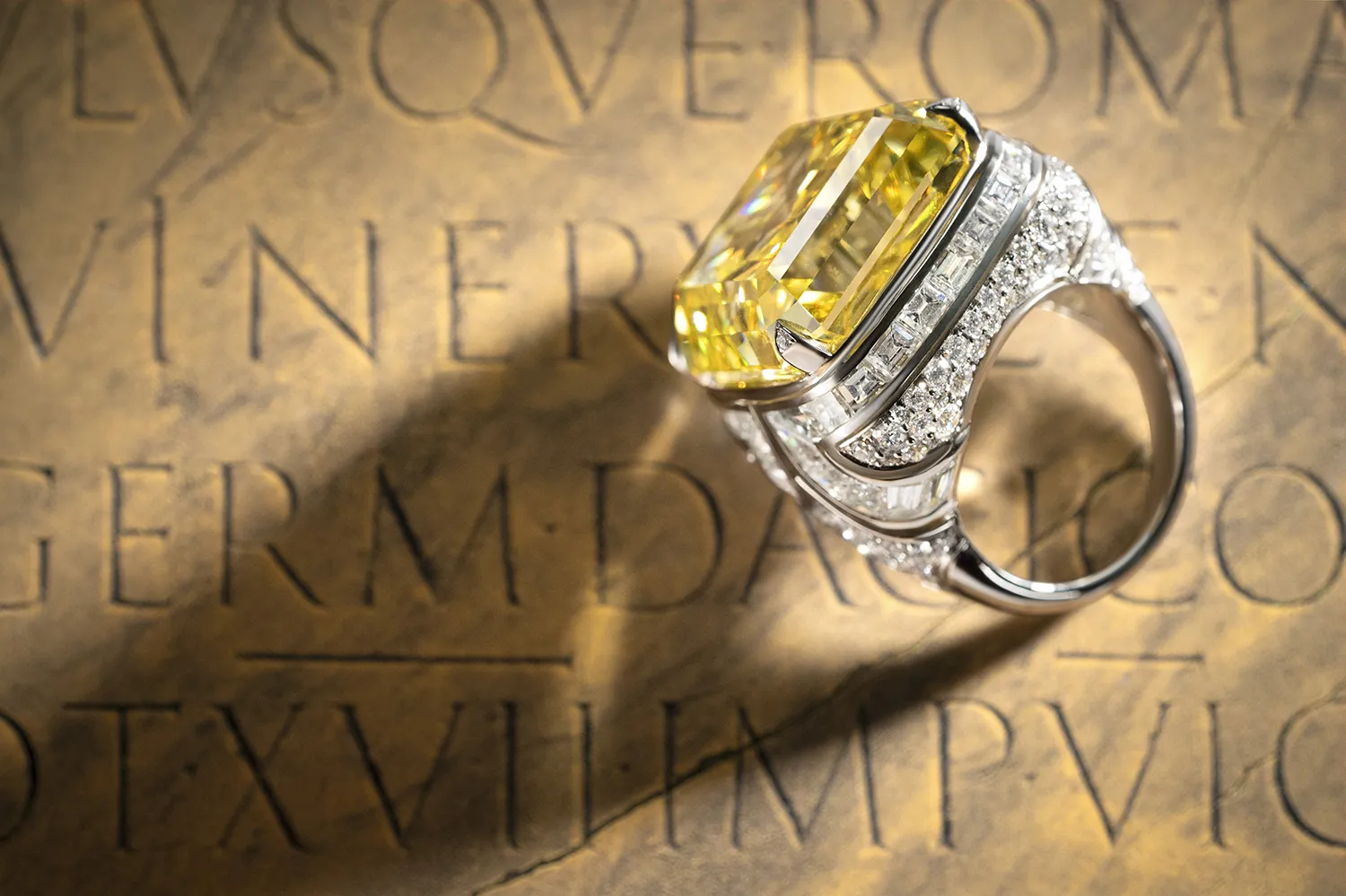 <p>A closer look at the side-profile and diamond-set details of the Bvlgari Essence of Yellow ring from the Polychroma High Jewellery 2025</p>