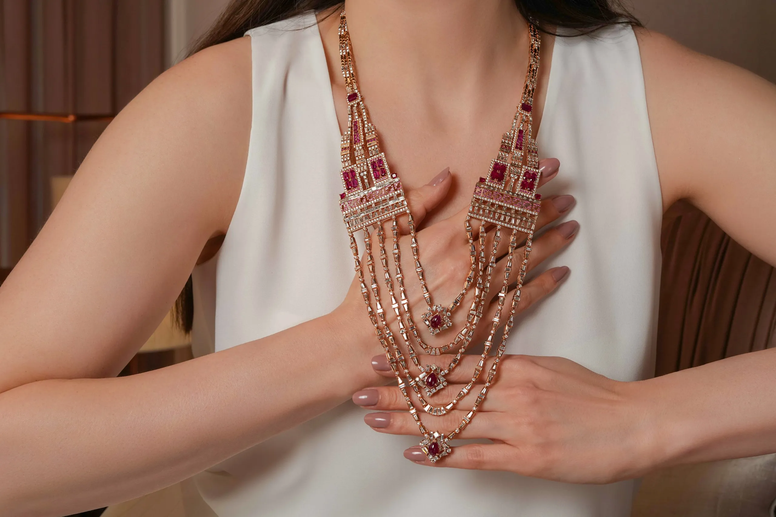 <p>Katerina Perez wears an iconic necklace by Indian Maison Zoya</p>