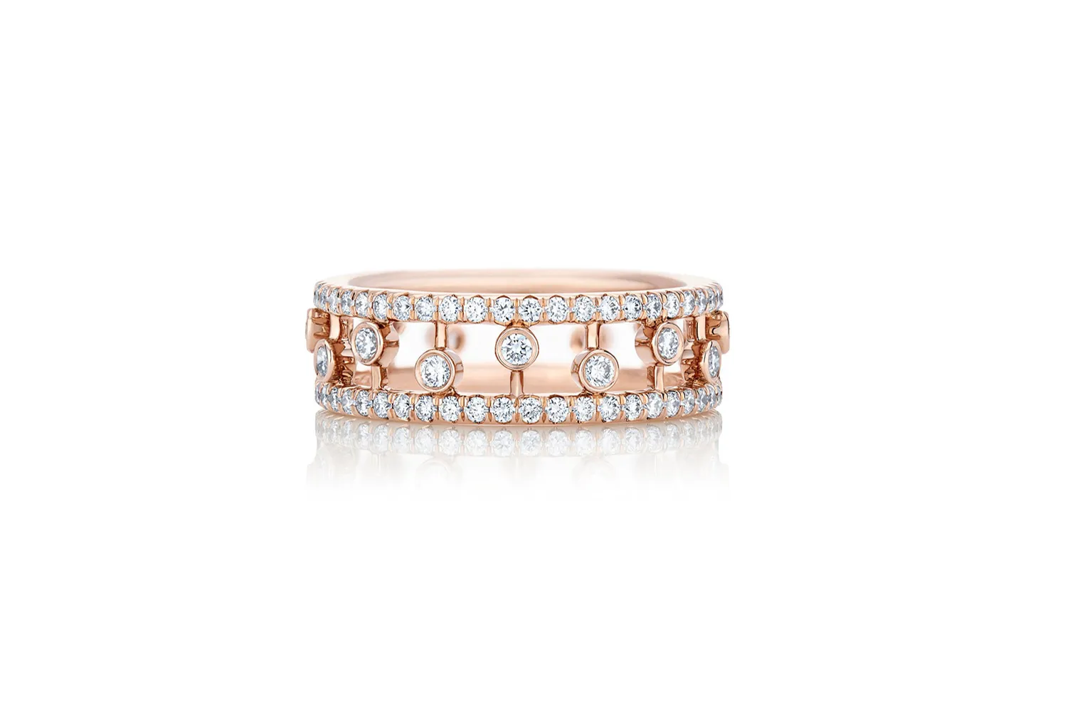 <p>De Beers &#8216;Dewdrop&#8217; ring in diamonds and rose gold</p>
