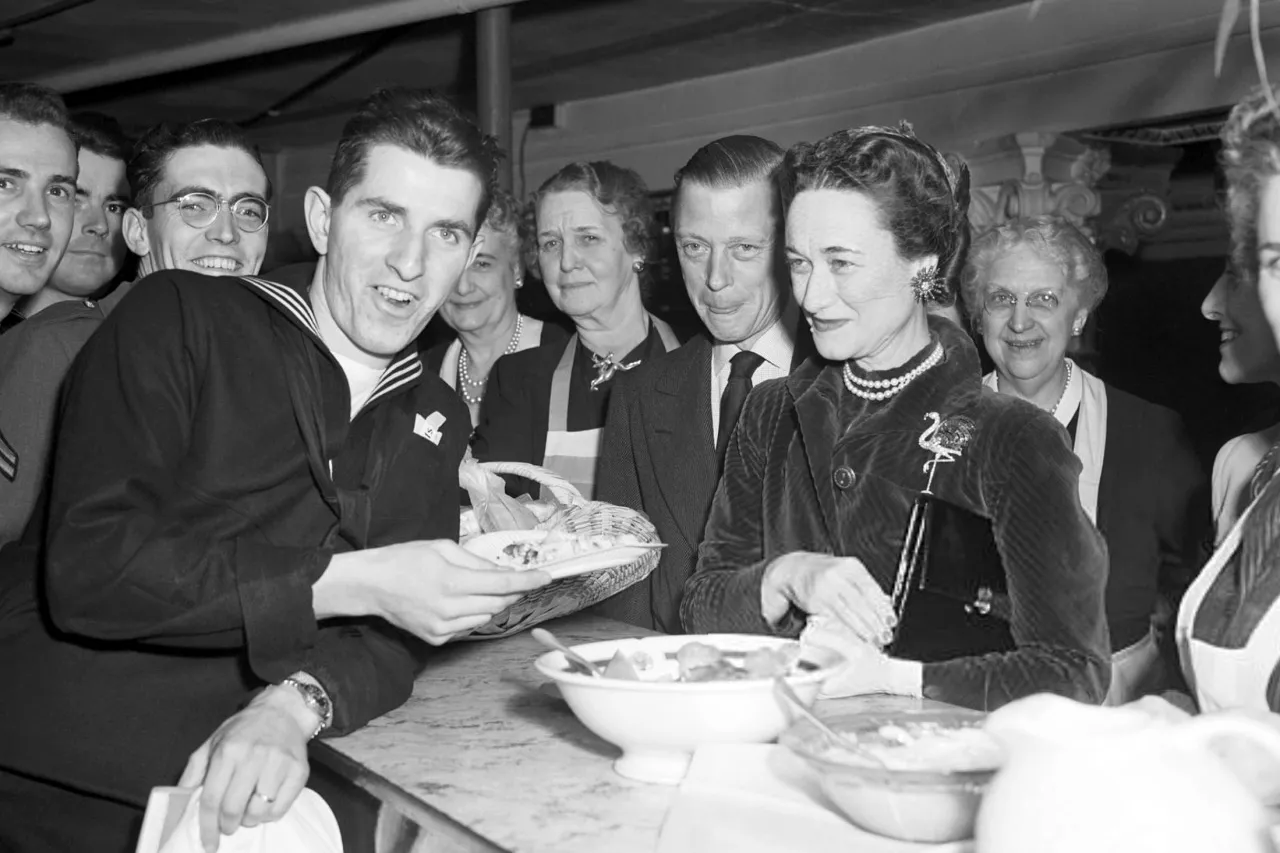 <p>Duchess of Windsor’s Cartier Flamingo Brooch</p>
