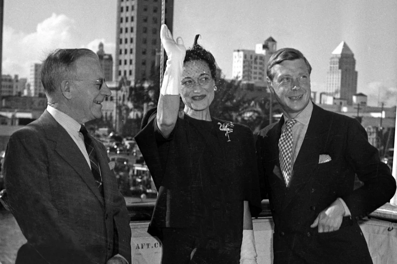 <p>Duchess of Windsor’s Cartier Flamingo Brooch</p>
