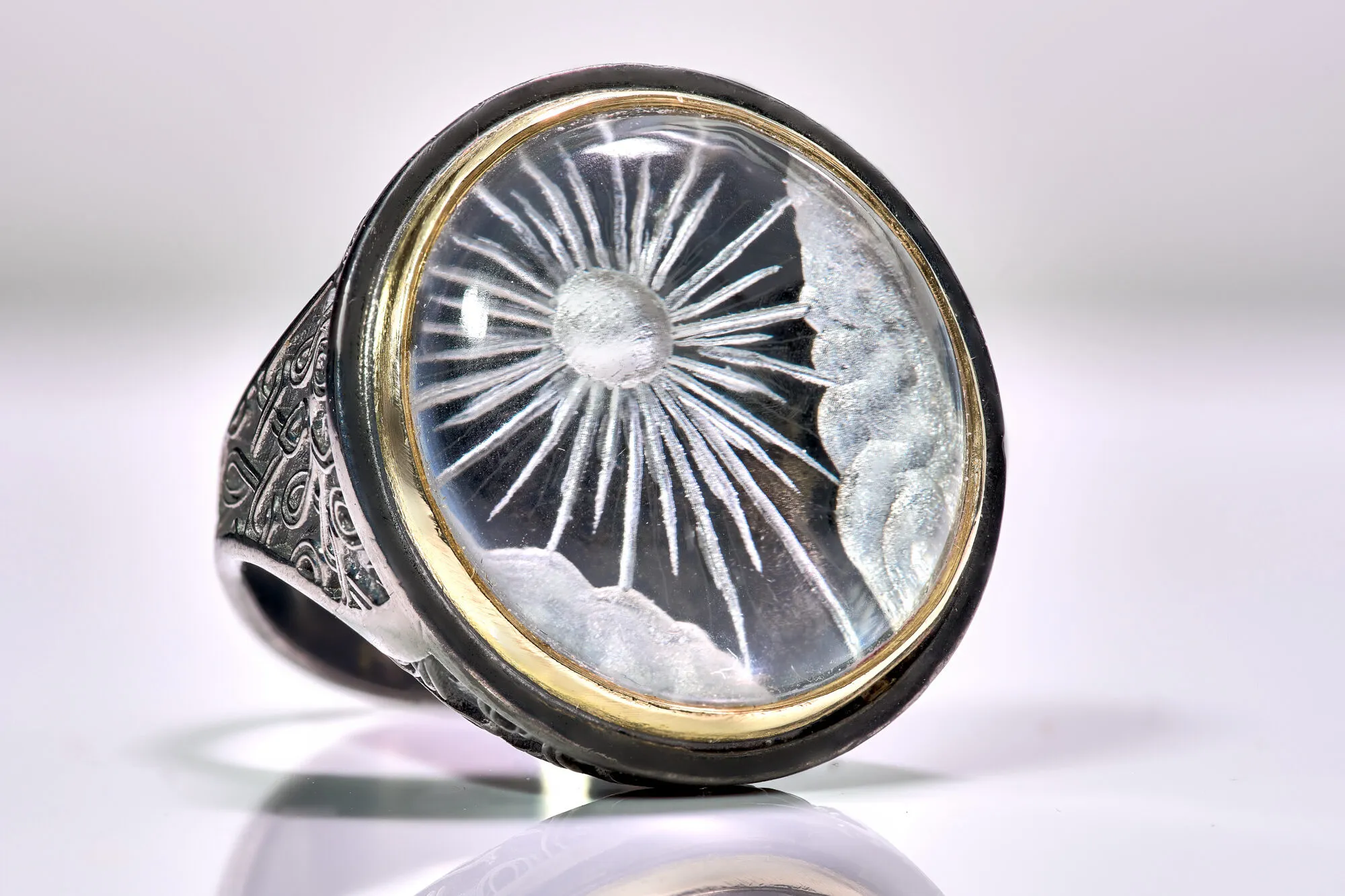 <p>Eros-Psyche ring highlighting the Greek glyptic arts by master gem engraver Maria Apostolopoulou and designer Nikos Karakostas</p>
