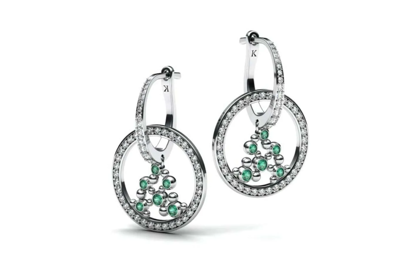 <p>Korbička Šperky earrings with diamonds and emeralds</p>