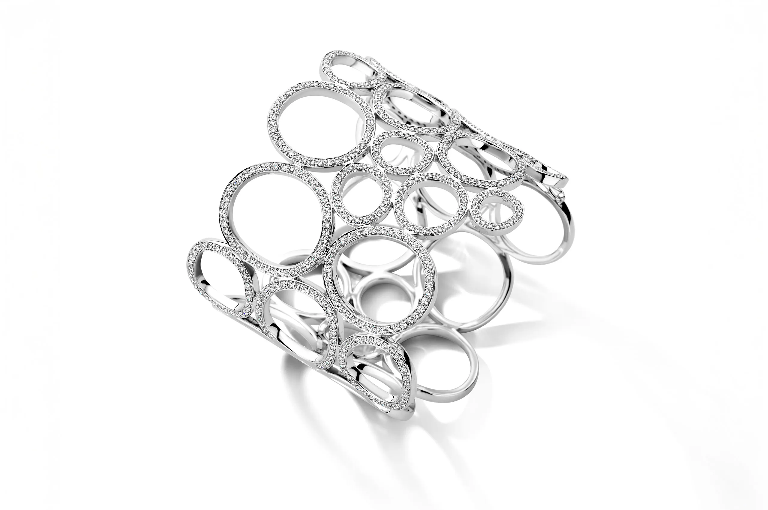 <p>Histoire d’Elle diamond-set cuff bracelet </p>
