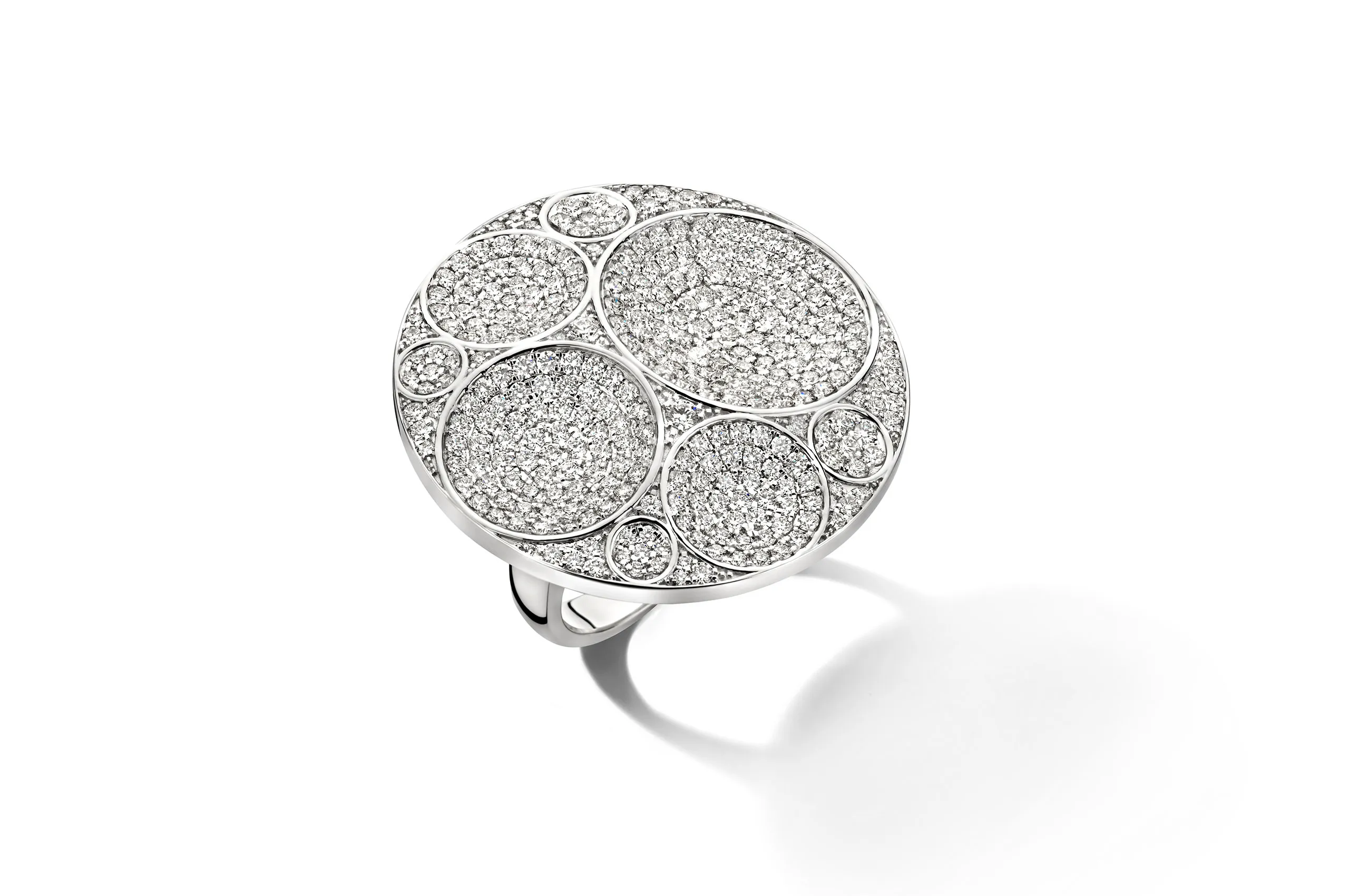 <p>Histoire d’Elle diamond ring from the Les Incondition &#8216;Elle collection, which was designed to envelop the wearer in a sense of warmth and connection </p>
