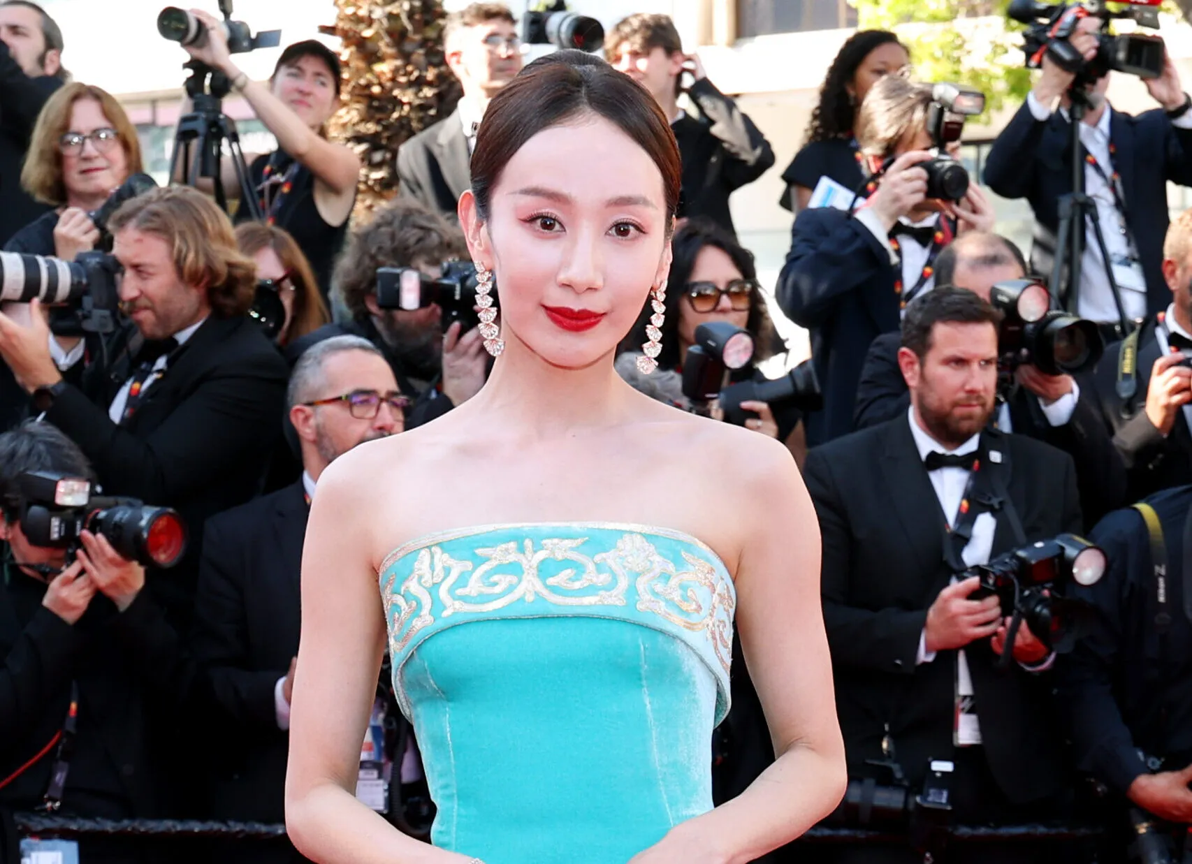 <p>Chinese dancer Meng Qingyang wears Chopard earrings to the Cannes Film Festival 2025</p>
