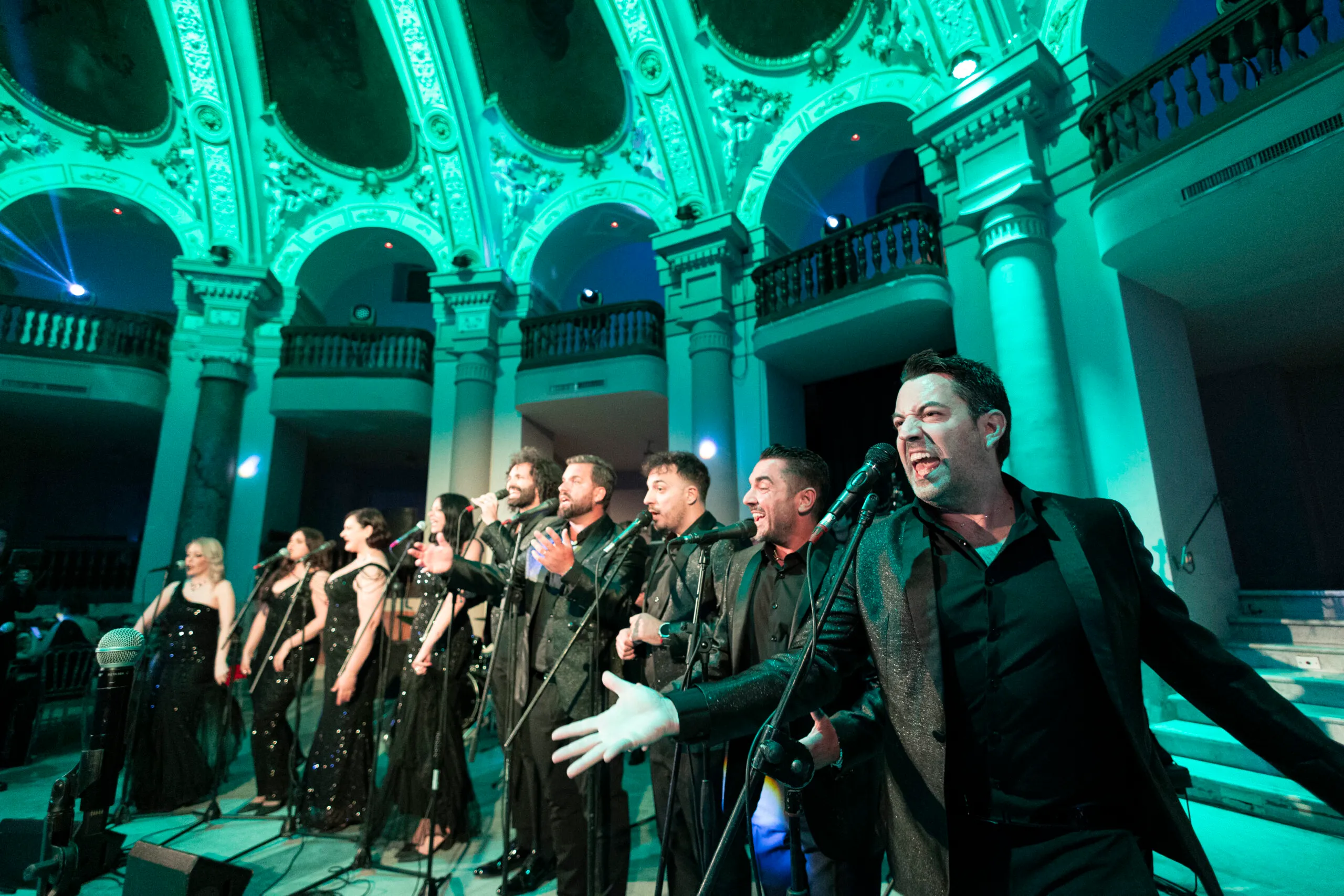 <p>Live performers contributed to the festive atmosphere at Miseno&#8217;s 10th anniversary celebrations in Naples</p>
