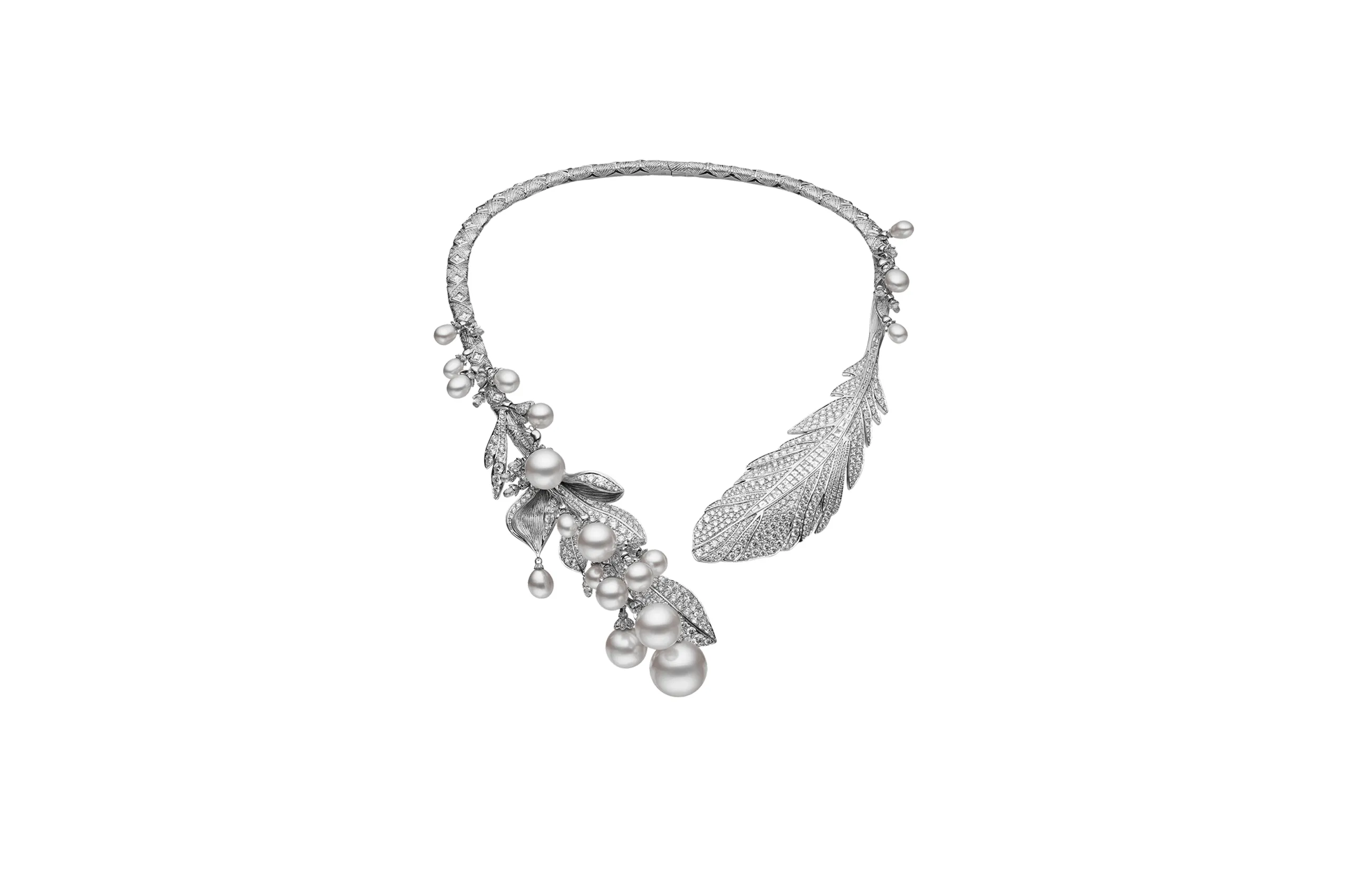 <p>Paspaley Night Bird Feather pearl collier with Australian South Sea pearls of various shapes and 1,717 diamonds for a total weight of 30.98 carats, set in 18k white gold </p>
