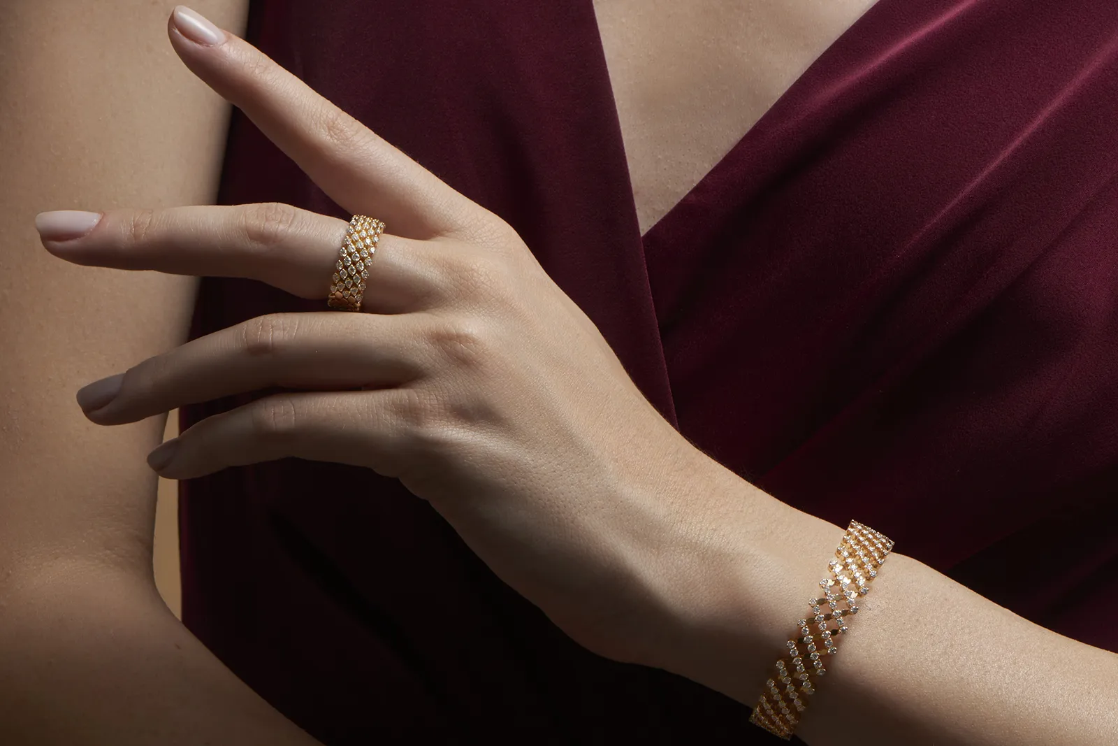 <p>Pieces in the Serafino Consoli Serafino collection can be worn as rings or bracelets thanks to thousands of welding points and hundreds of components</p>