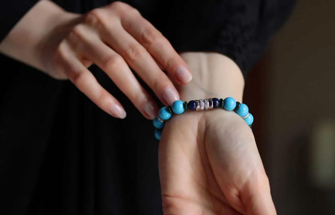 <p> The diamond-set clasp of the TOi Paris Sparkle bracelet </p>