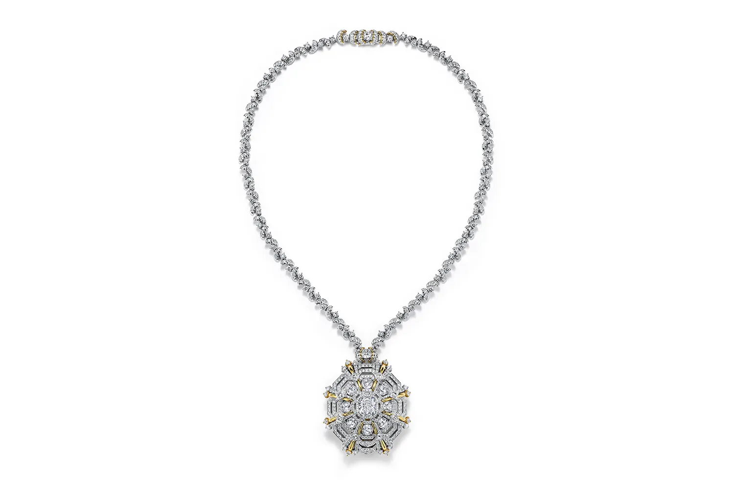 <p>Tiffany &#038; Co. Sea Turtle transformable diamond brooch-pendant with a diamond of over 4 carats, sapphires and further diamond accents set in 18k yellow gold and platinum, from the Sea of Wonder Blue Book 2025 High Jewellery collection </p>
