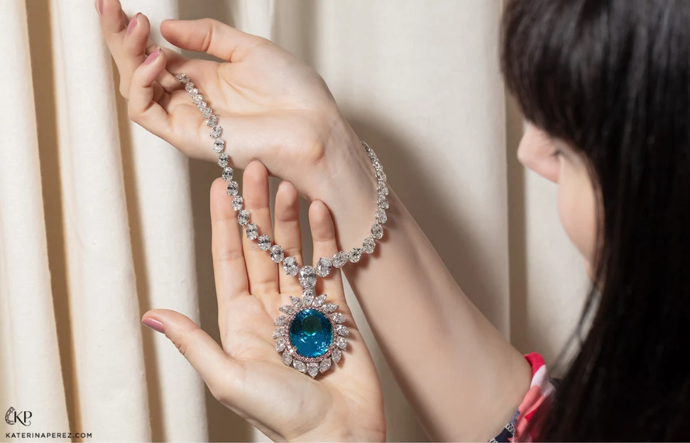 <p>Dehres ‘Electric Aqua’ necklace with 60ct unheated oval cut Paraiba, 1.30ct fancy purplish pink to fancy pink diamonds, and 73.50ct of oval, marquise and pear cut colourless diamonds</p>
