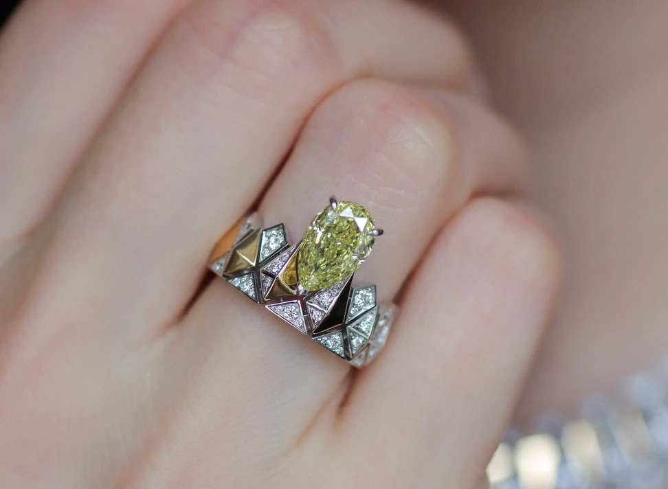 <p>Sahag Arslanian Sun Rays ring with a 2.38-carat pear-shaped fancy intense yellow VS2 diamond, surrounded by 0.64 carats of white diamonds and set in 18k gold   </p>
