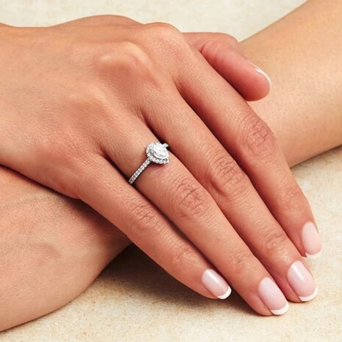 <p>GIA Certified Diamonds</p>
