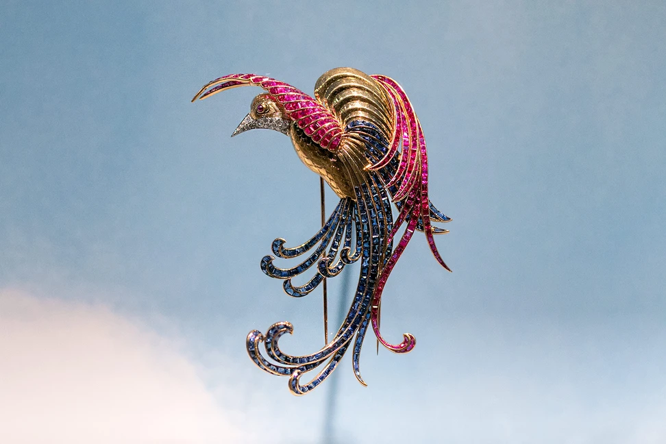 <p>Van Cleef & Arpels ‘Bird of Paradise’ brooch with rubies, sapphires and diamonds in yellow gold and platinum from 1942</p>