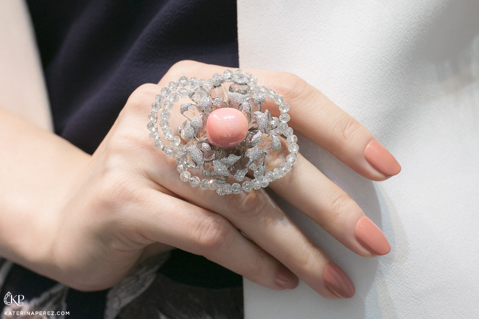 Кольцо Karen Suen с жемчугом конк и бриллиантами