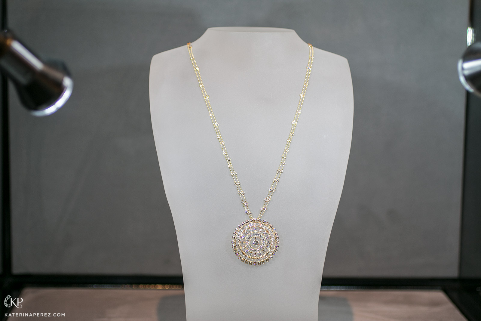 Harakh 'Sunlight' necklace with diamonds in yellow gold 