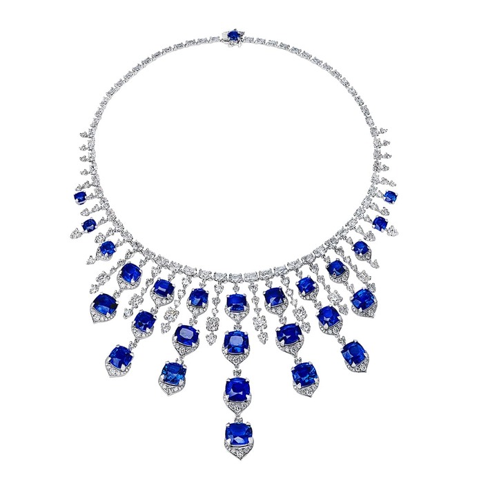 Necklace with sapphires and diamonds