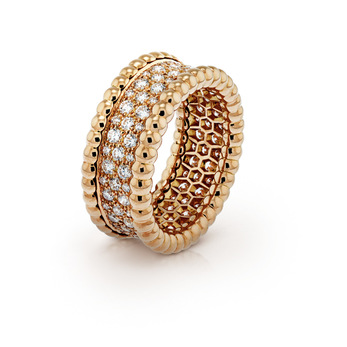 Van Cleef & Arpels 'Perlee' ring with diamonds in 18k gold 
