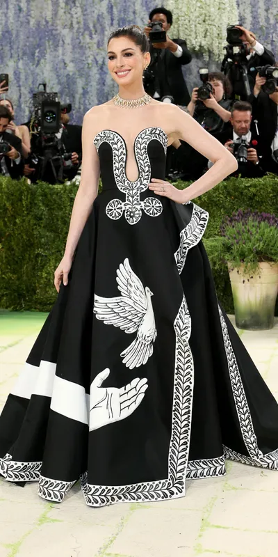 <p>Anne Hathaway wore a Vimini high jewellery necklace, earrings and ring from Bvlgari’s new Eternal collection</p>
