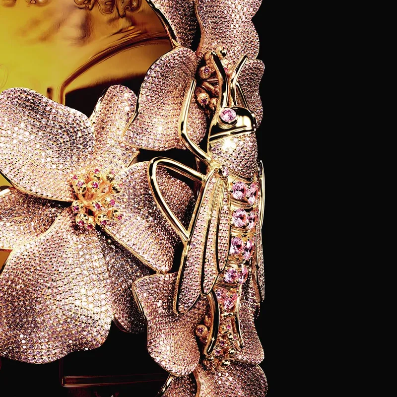 <p>A closer look at the bejewelled insect on the Bee Bottle created by Begüm Khan for Guerlain</p>