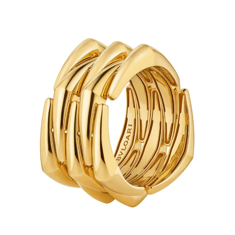 <p>Bvlgari Eternal – Vimini ring in 18k yellow gold</p>
