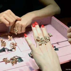 <p>Baselworld 2015 Through Katerina Perez’ Eyes</p>