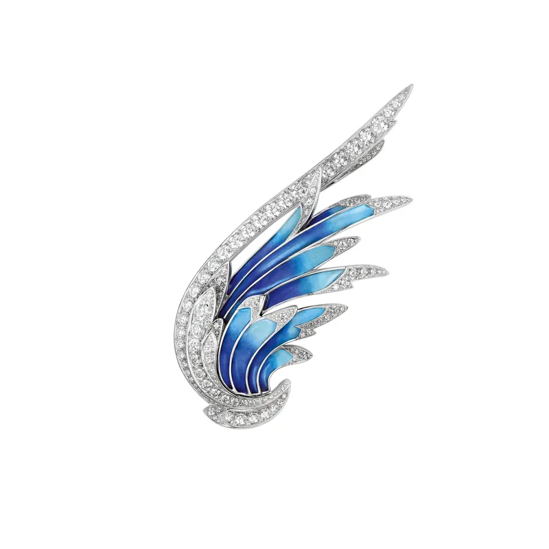 <p>Envol brooch in white gold, grand feu enamel and diamonds</p>
