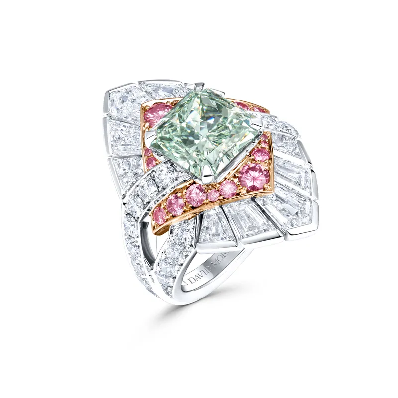 David Morris Fantasia ring, set with a 4.42ct radiant-cut Fancy Intense Green diamond, Fancy Pink diamonds and white diamonds in 18ct white and rose gold