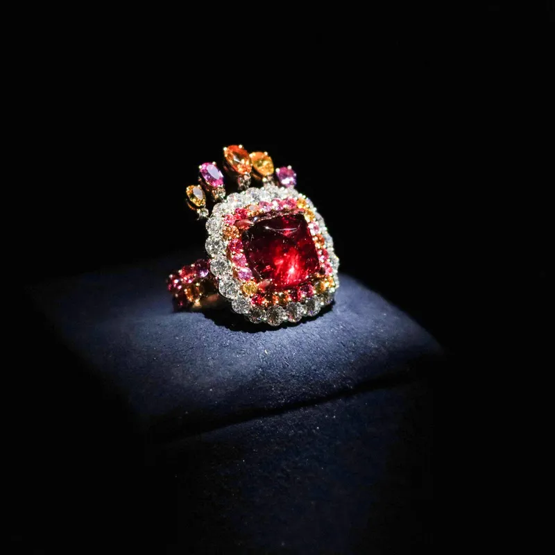 <p>A ring in the Belle Dior High Jewellery collection by Dior Joaillerie set with a sugarloaf cabochon rubellite</p>

