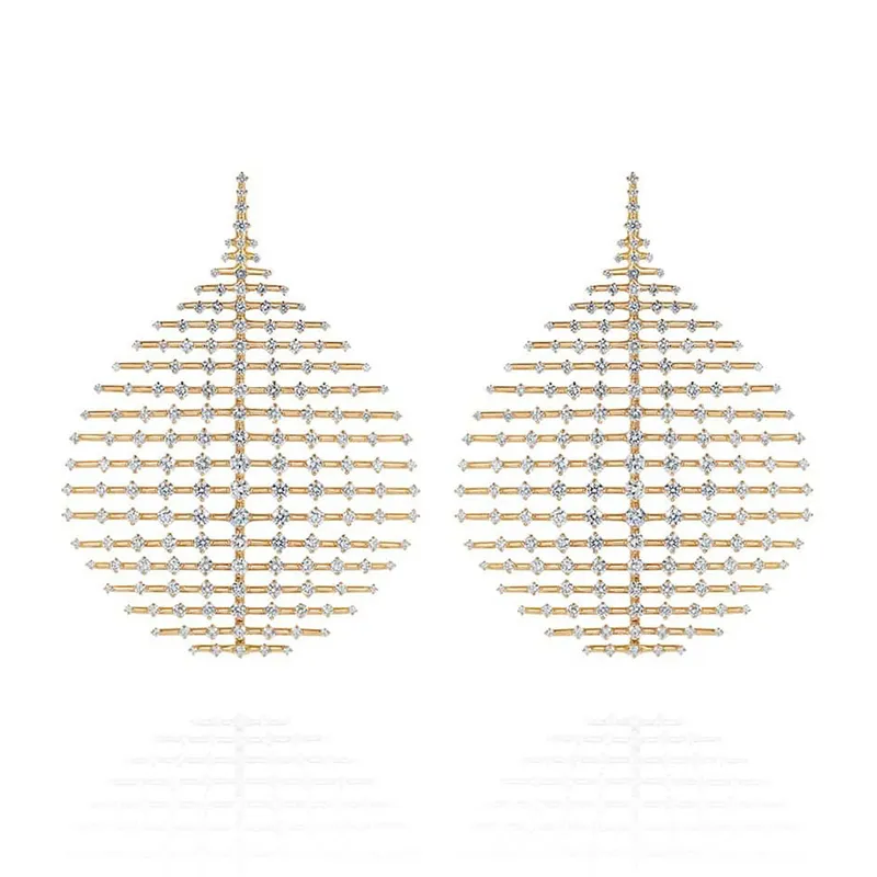 <p>Fernando Jorge ‘Disco’ earrings with 4.84ct diamonds in yellow gold</p>