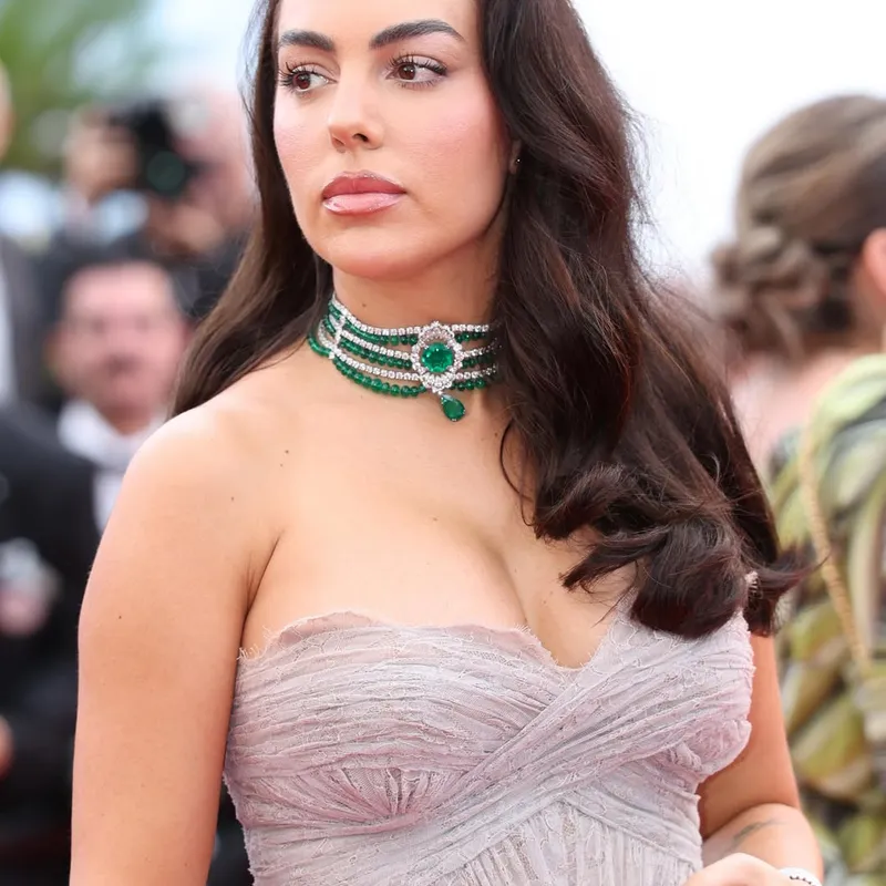 <p>Georgina Rodríguez at the 2026 Cannes Film Festival wearing a Chopard necklace set with 152 emerald beads of 215.86 carats, a 13.86-carat round emerald centre stone, a 4.48 carat pear-shaped emerald pendant and 57.43 carats of diamonds</p>