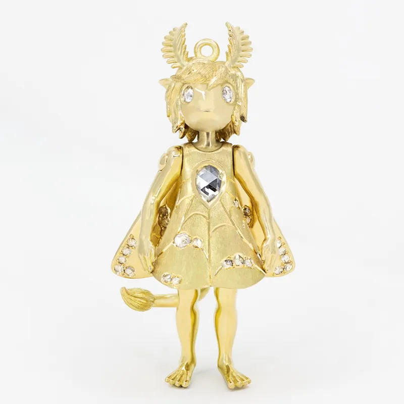 Hargreaves Stockholm Queen Efve in 18K yellow gold, set with antique diamonds and emeralds and with movable wings, arms and legs