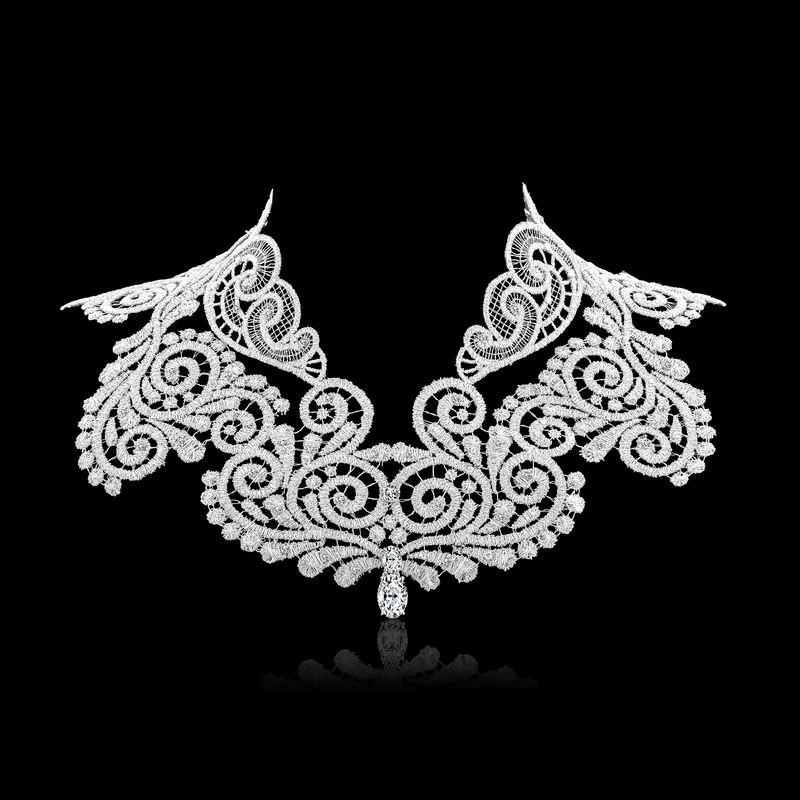 <p>Lace & Diamond collar necklace in 18k white gold</p>