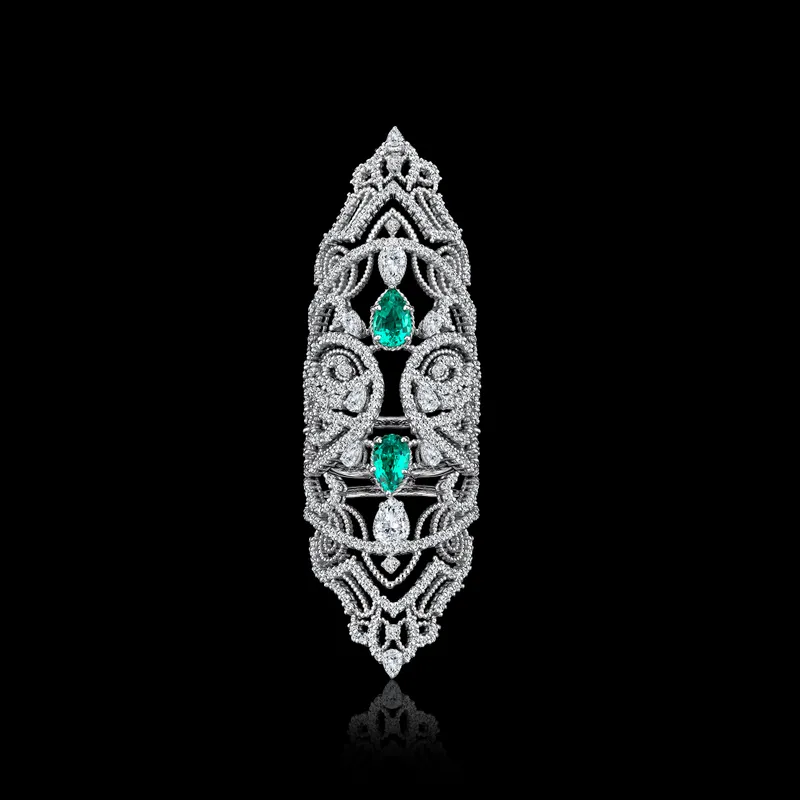 <p>Lace & Diamond emerald ring in 18k white gold</p>