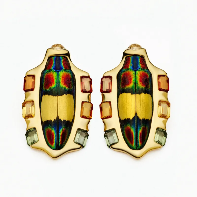 Lito Chrysochroa Toulgoeti earrings, set with taxidermied scarabs in 18K yellow gold, with brown diamonds and diamonds