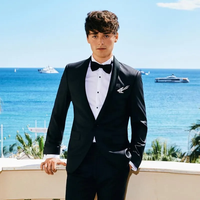 <p>Actor Noah Schnapp wears a Chaumet brooch to the 2026 Cannes Film Festival</p>