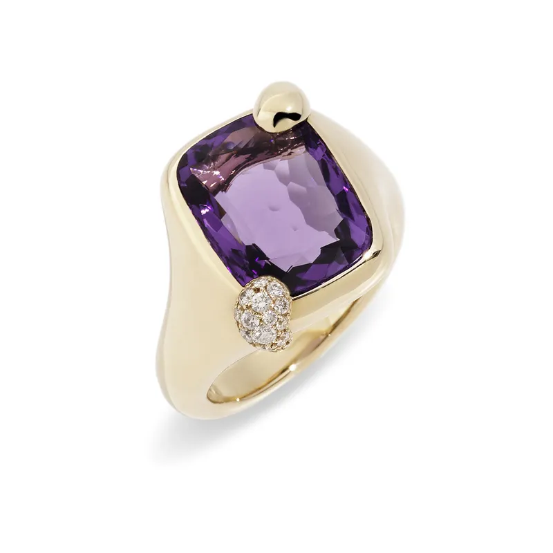 <p>‘Ritratto’ ring with amethyst set in rose gold</p>