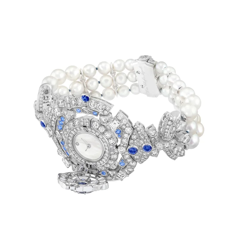 <p>Pompon Margaret necklace can be worn as a long necklace, as a short necklace with the tassel removed, as two distinct bracelets and as a secret watch</p>