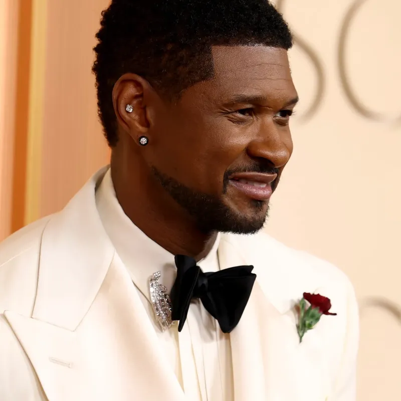 <p>Usher wears Giuliva Heritage and Fred Leighton jewellery</p>
