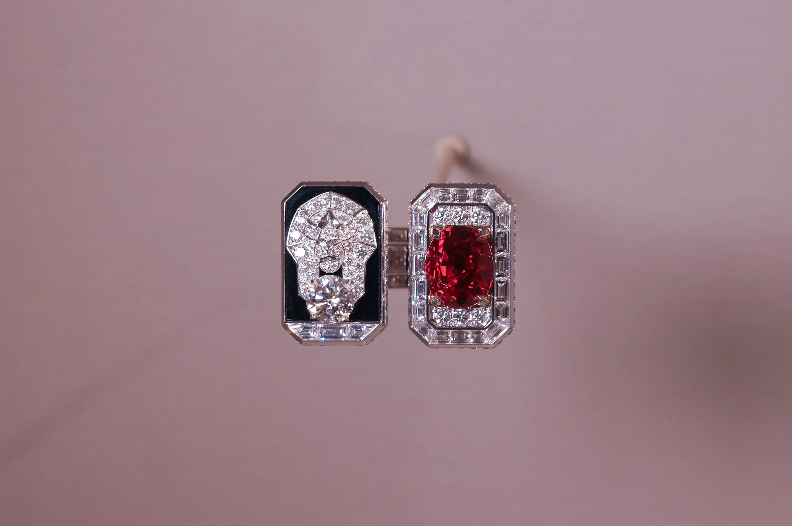 Chanel Lion Millénaire ring in white gold, rose gold and platinum, set with diamonds, ruby and onyx