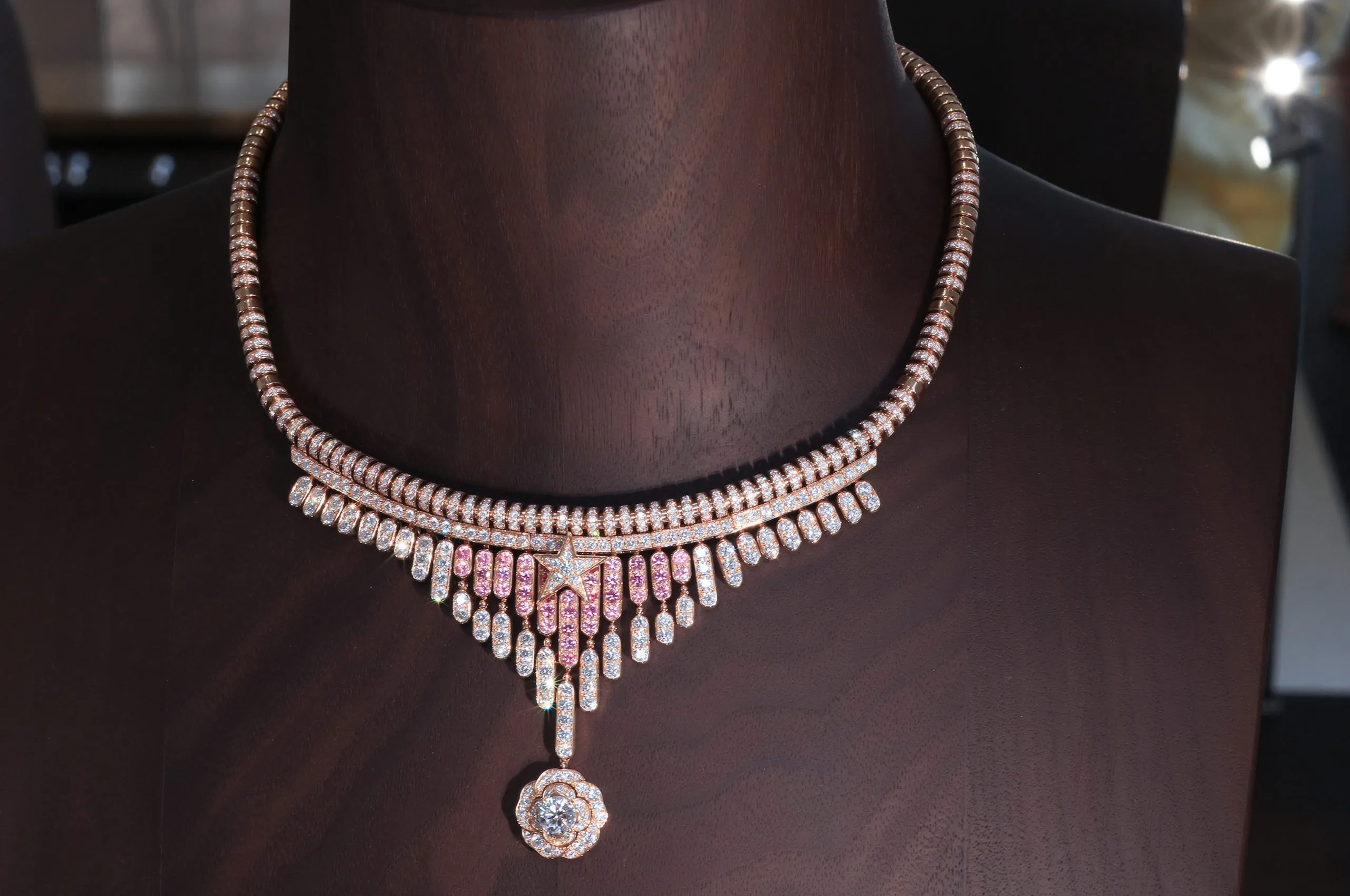 Chanel Symbole Camélia necklace in rose gold, set with diamonds and pink spinels