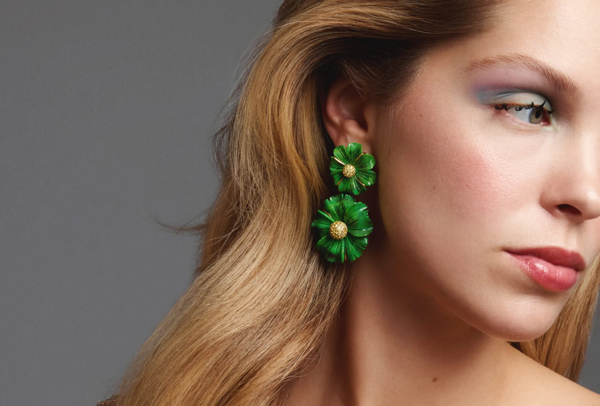 <p>Aponine Wild earrings with green turquoise cut into the shape of flowers and yellow sapphires from the Garden of Aponine collection</p>
