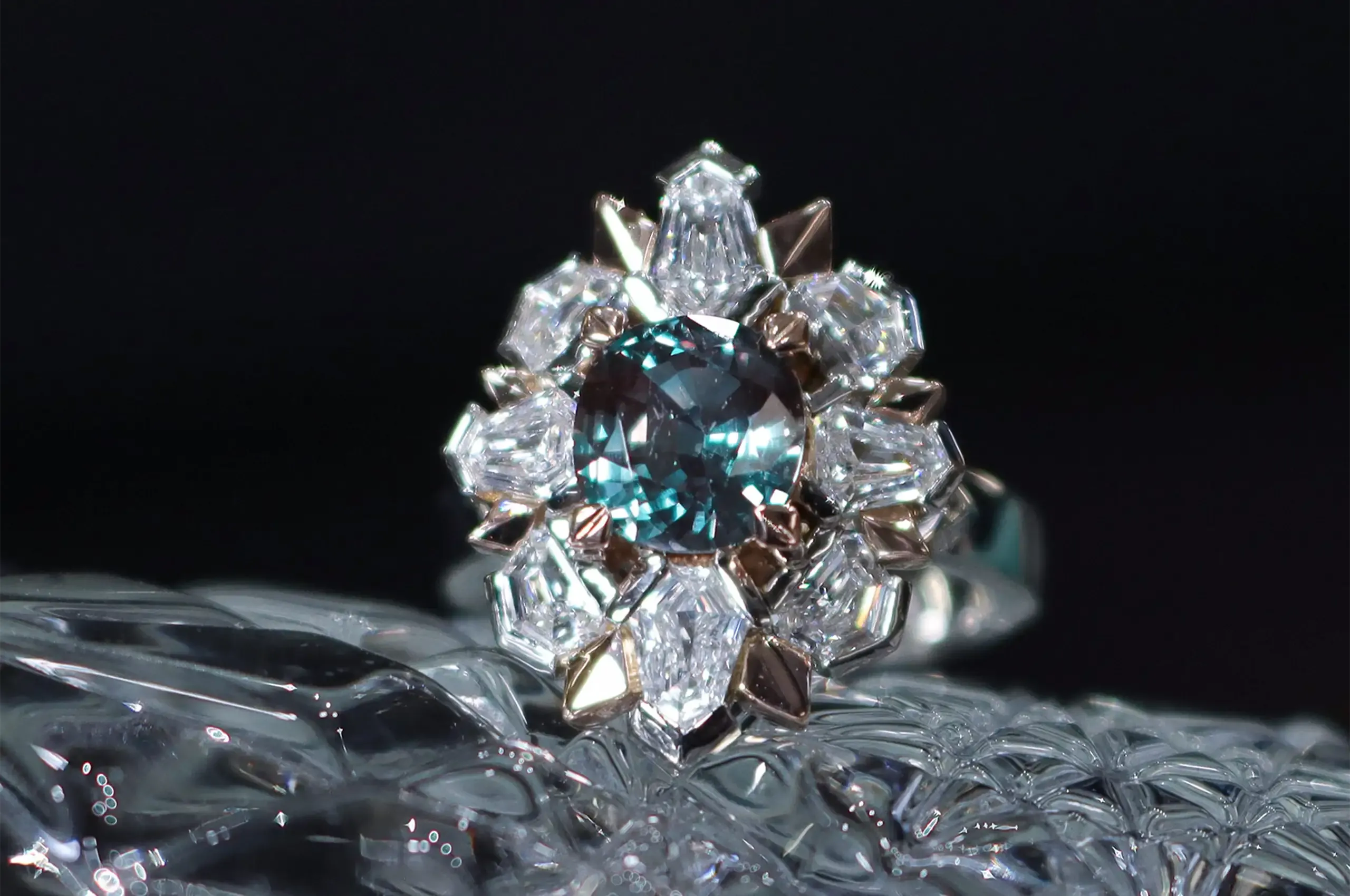 A closer look at the Artisans Bespoke Jewellers Tsarina ring with a 2.28 carat cushion-cut alexandrite and 1.62 carats of fancy-cut diamonds in platinum and 18k rose gold