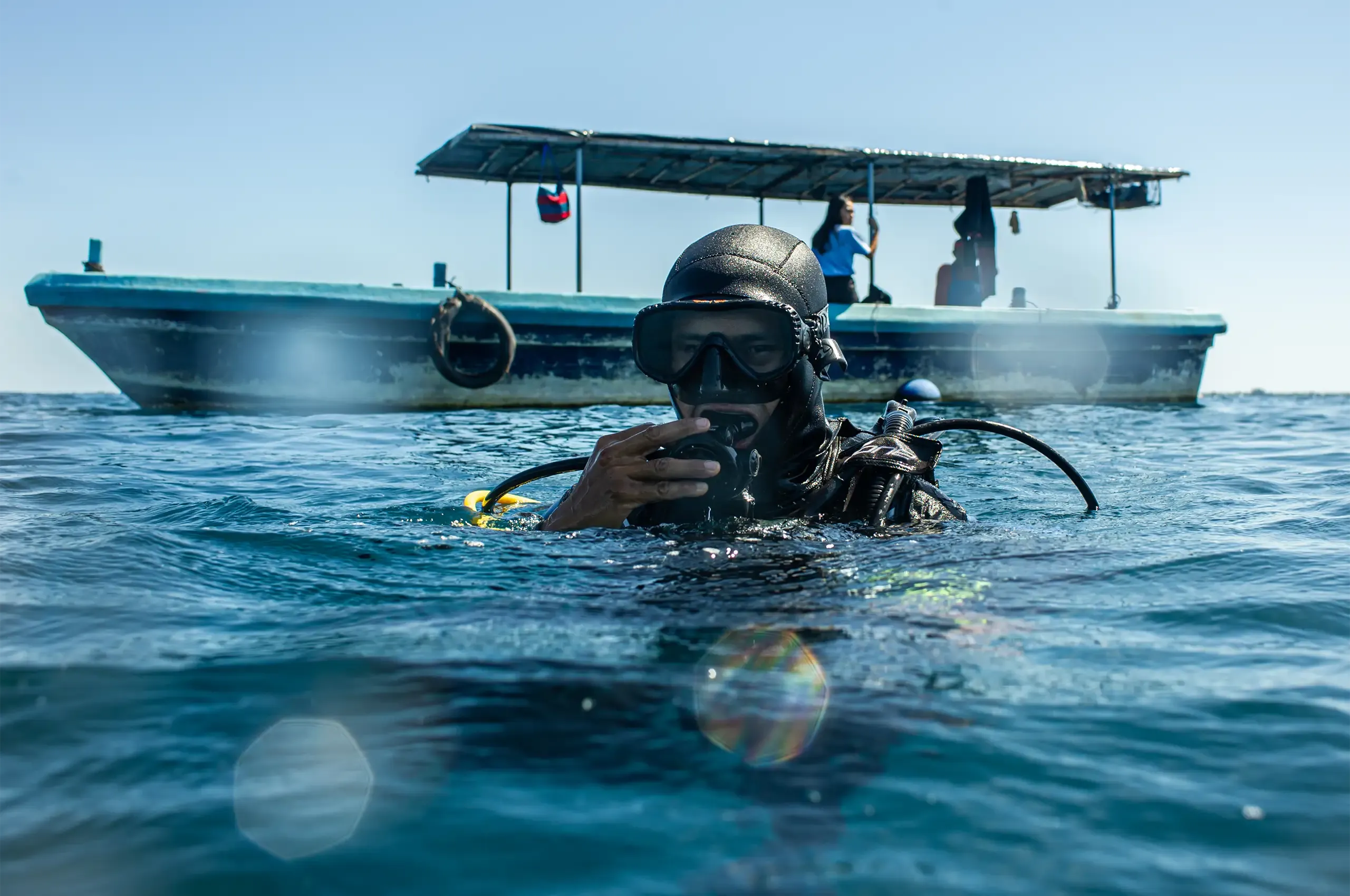 An AUTORE pearl diver returning to the surface