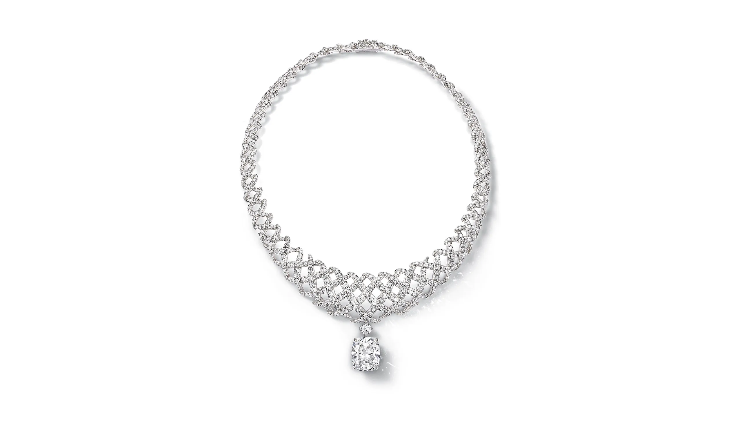 <p>Tiffany &amp; Co. Blue Book Hidden Garden Jasmine necklace in platinum with an 18.80ct D colour, internally flawless, Type IIa, cushion-cut diamond and diamond accents</p>
