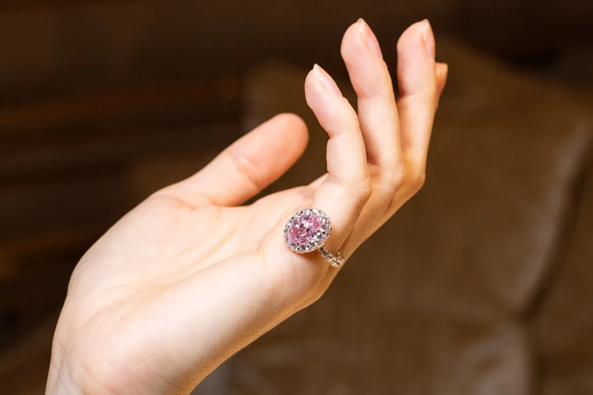 <p>Boghossian Les Merveilles ring with a pink diamond</p>