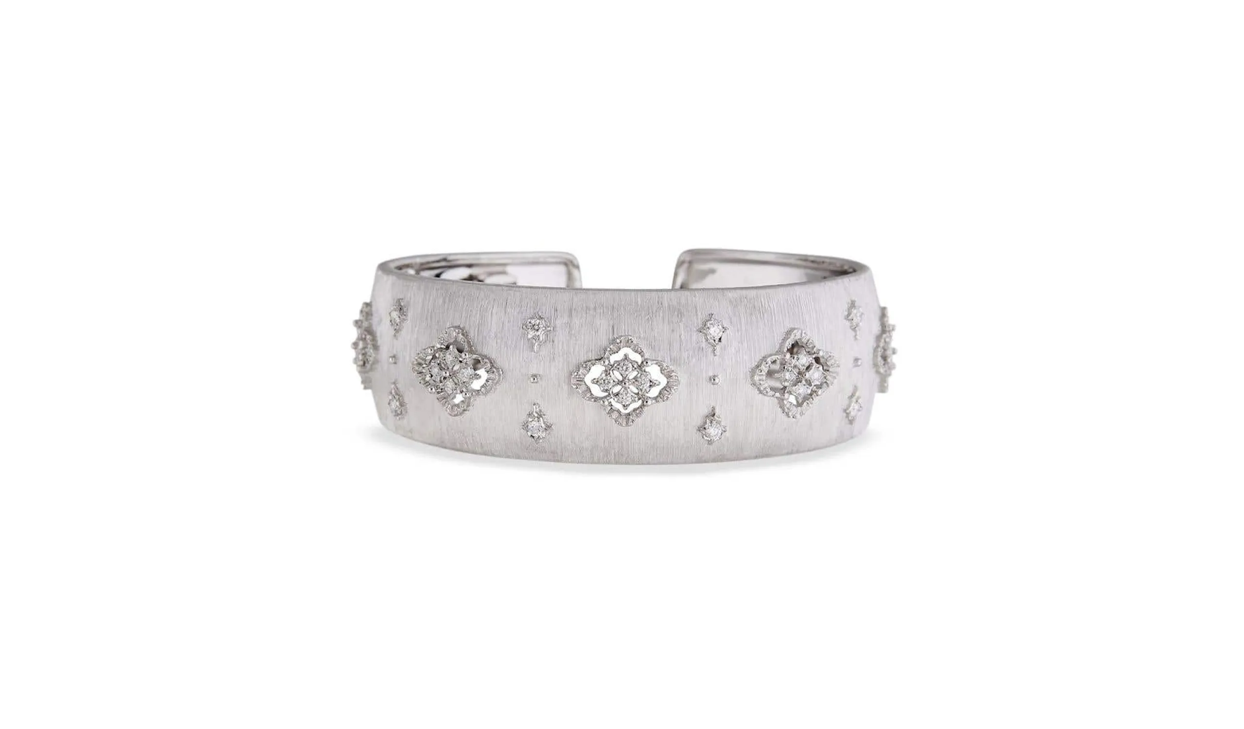 <p>Buccellati cuff bracelet with diamonds in white gold</p>