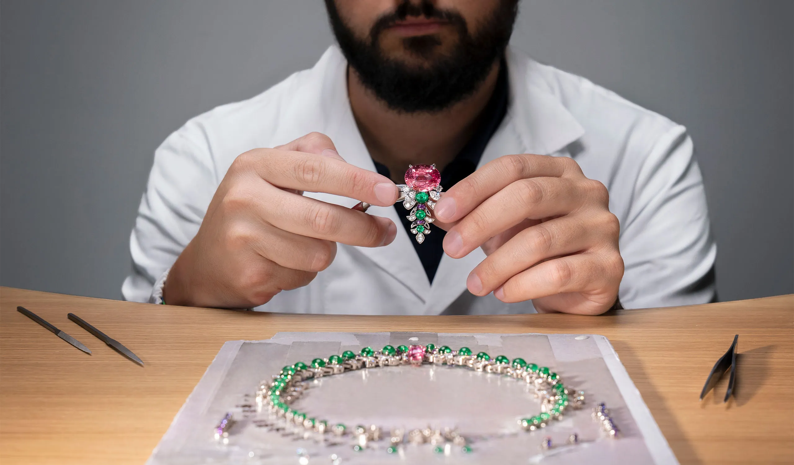 <p>Crafting the Eclettica Secret Garden high jewellery necklace</p>
